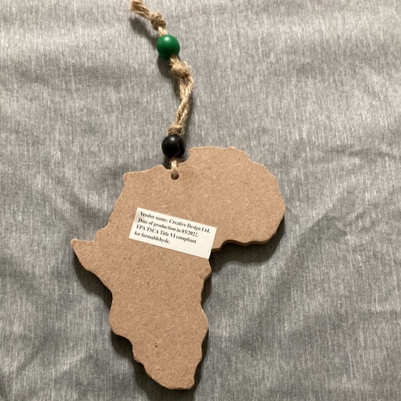 Afrocentric LOVE Wooden Ornaments (2) - Picture 5 of 8